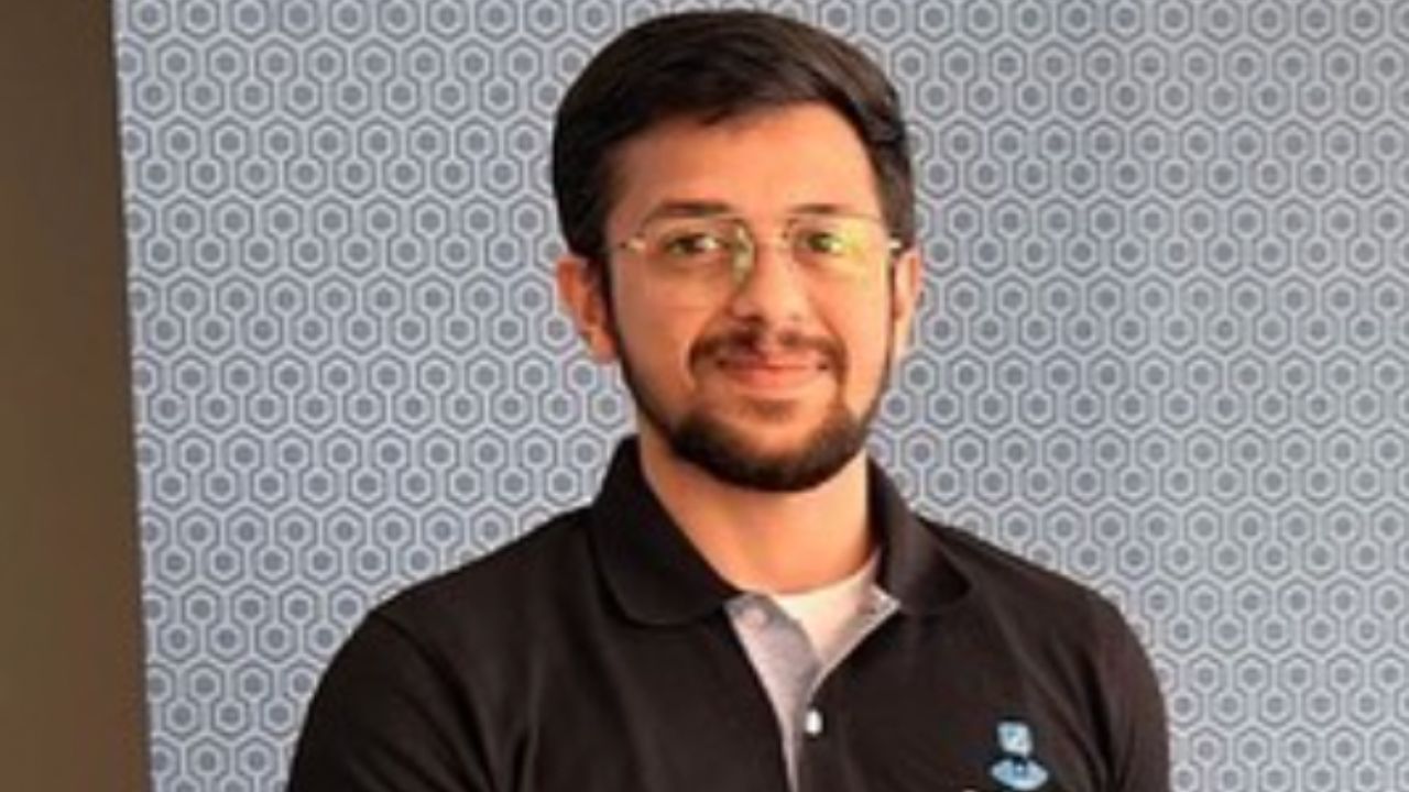 1 suman sinha director